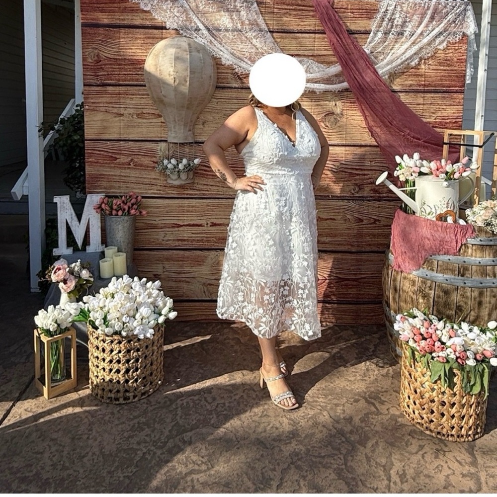 Elegant White Lace Midi Dress
